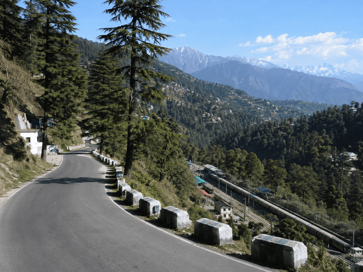 Dalhousie Road & Nearby Rail Access