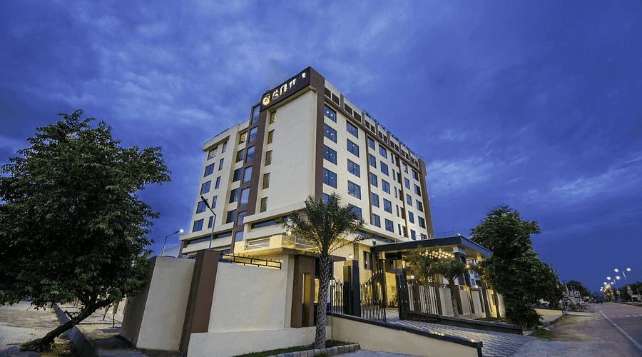 Golden Tulip Jaipur, Kukas